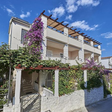Apartments With A Parking Space Mavarstica, Ciovo - 17803 Трогир Екстериор снимка