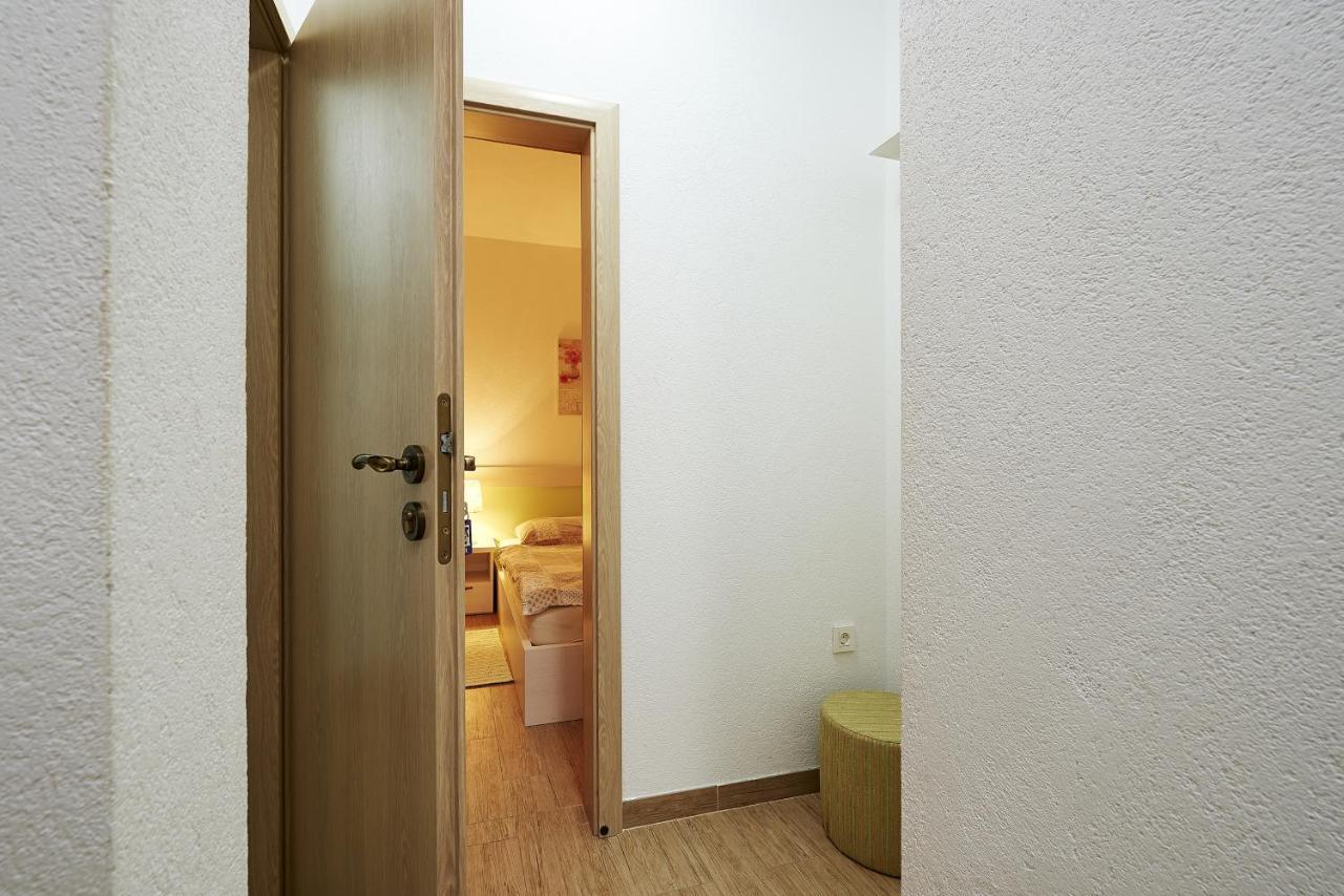 Apartments With A Parking Space Mavarstica, Ciovo - 17803 Трогир Екстериор снимка
