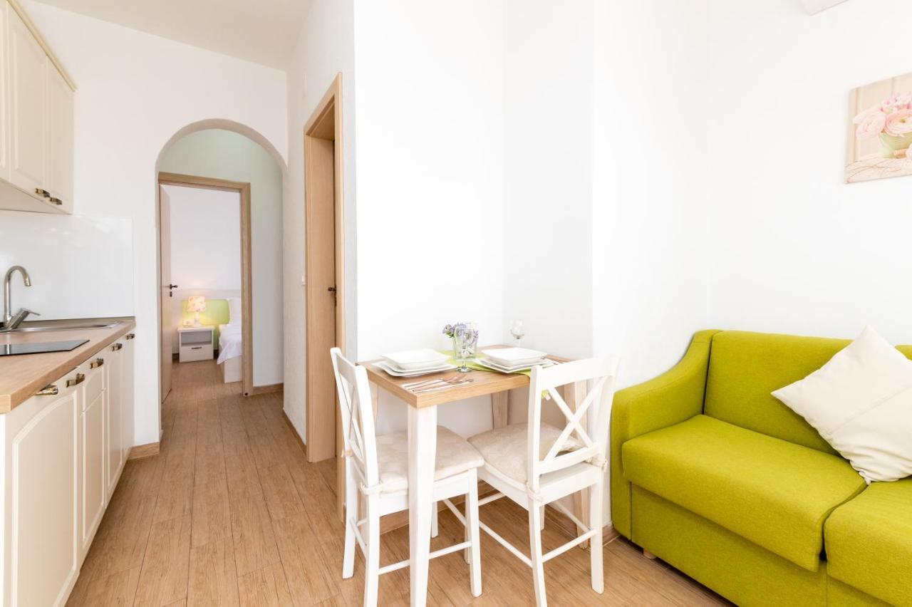 Apartments With A Parking Space Mavarstica, Ciovo - 17803 Трогир Екстериор снимка